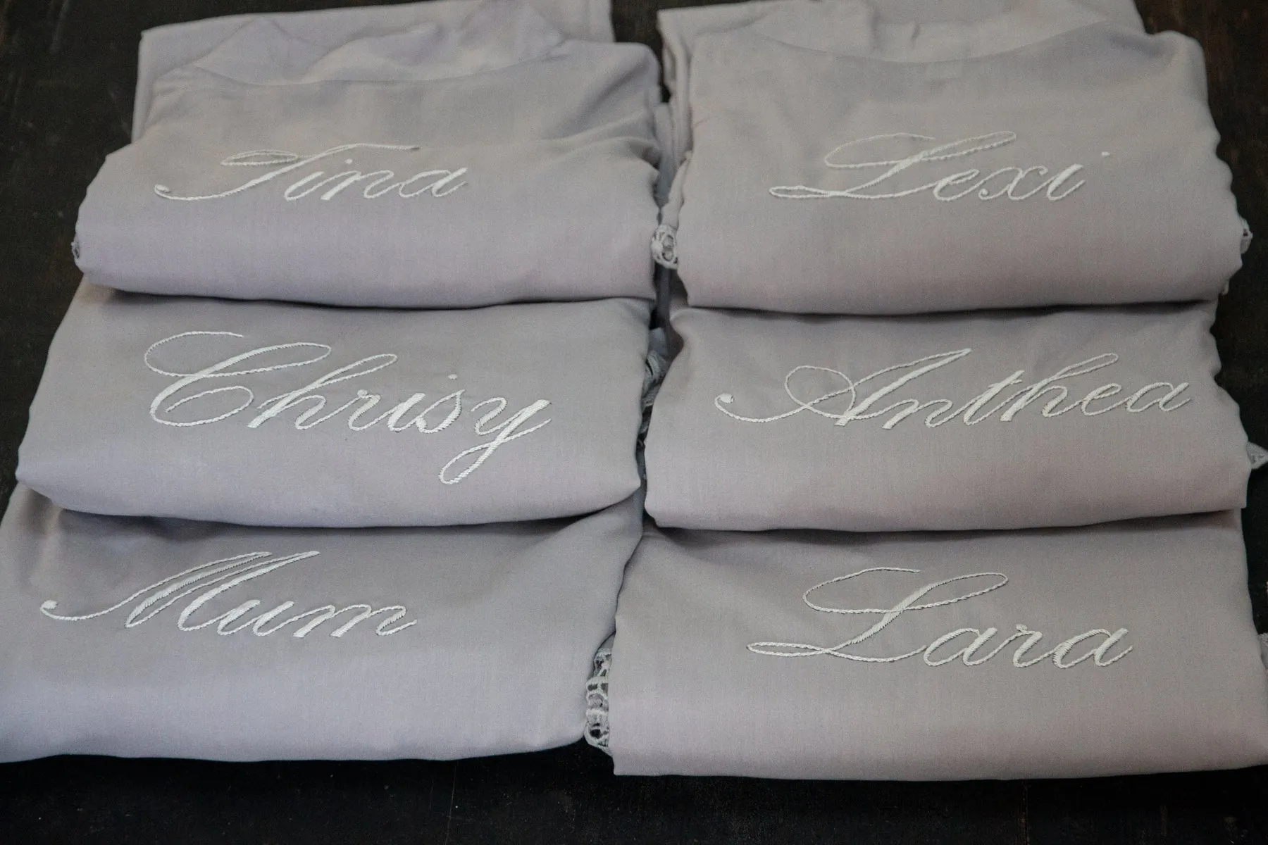 Embroidered gifts for the wedding party